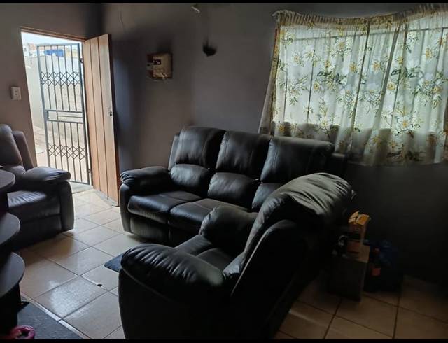2 BEDROOM HOUSE FOR SALE IN OLIEVENHOUTBOSCH